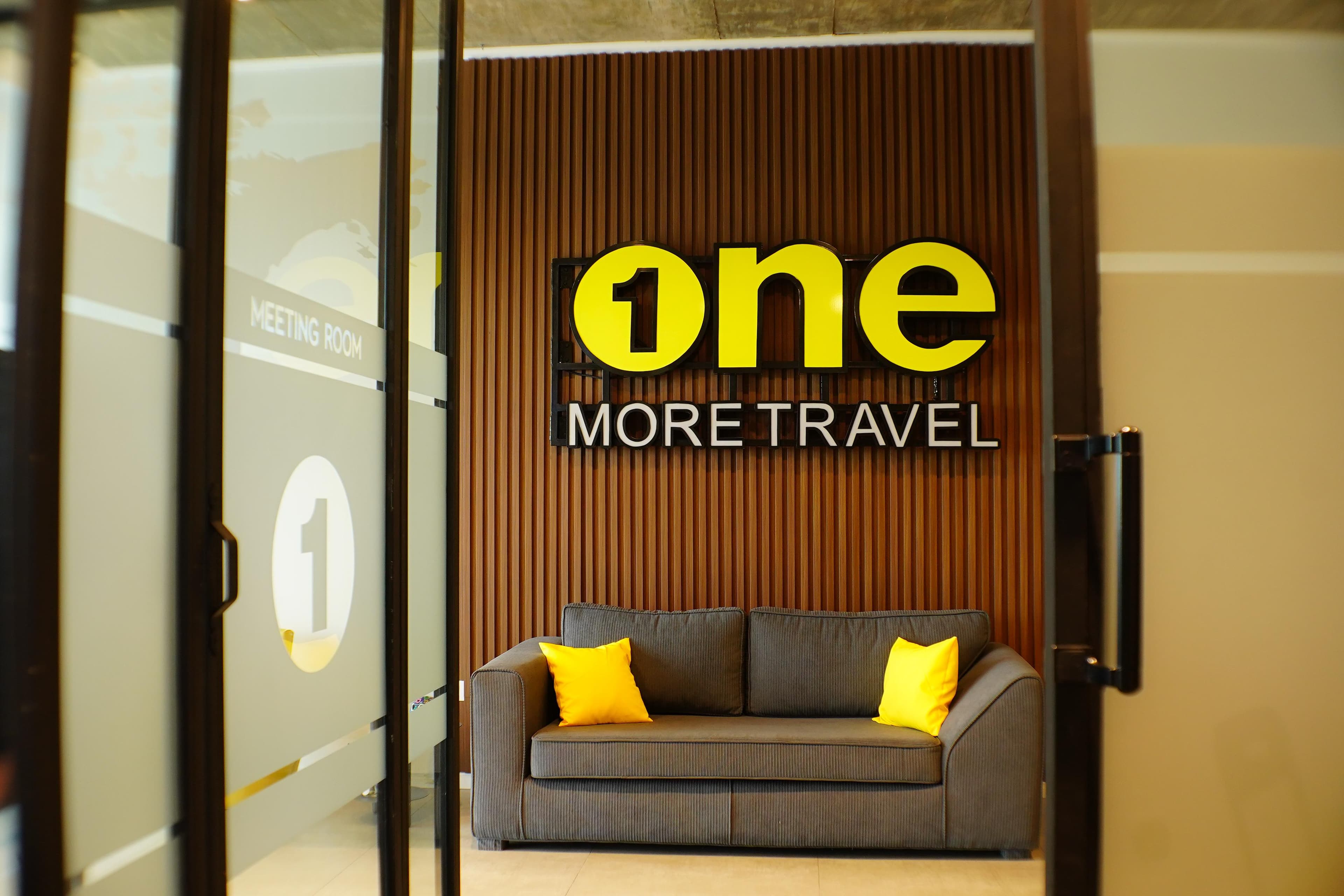Oficina de One More Travel